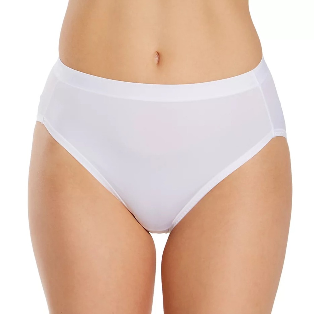 NWT Vanity Fair Comfort Where it Counts Hi-Cut Panty 3 pack.